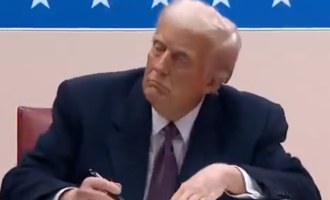 ΤΡΑΜΠ ΥΠΟΓΡΑΦΗ