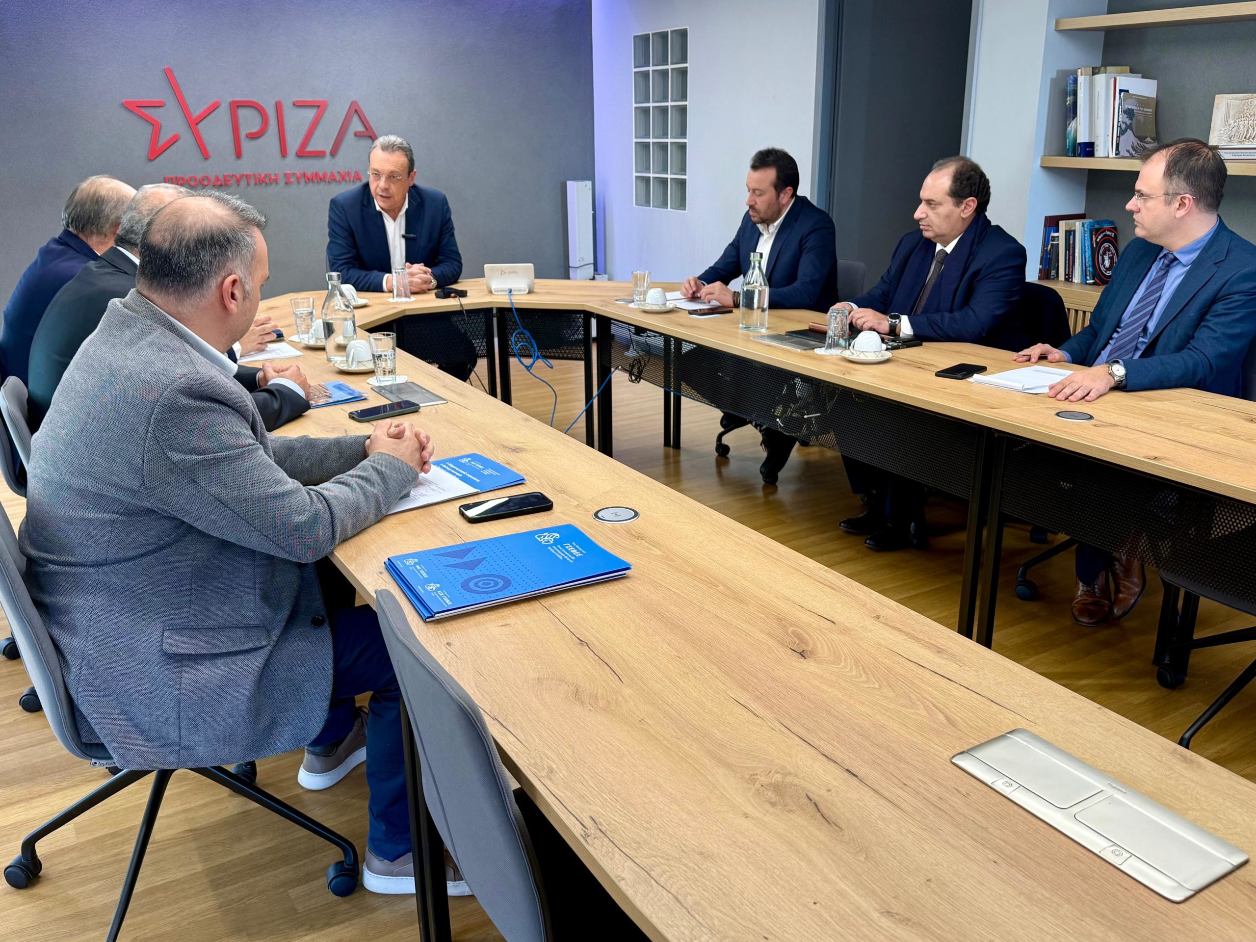 Συναντήσεις Φάμελλου με τον πρόεδρο του Επαγγελματικού Επιμελητηρίου Αθηνών, Γιάννη Χατζηθεοδοσίου και με τον πρόεδρο της ΓΣΕΒΕΕ, Γιώργο Καββαθά