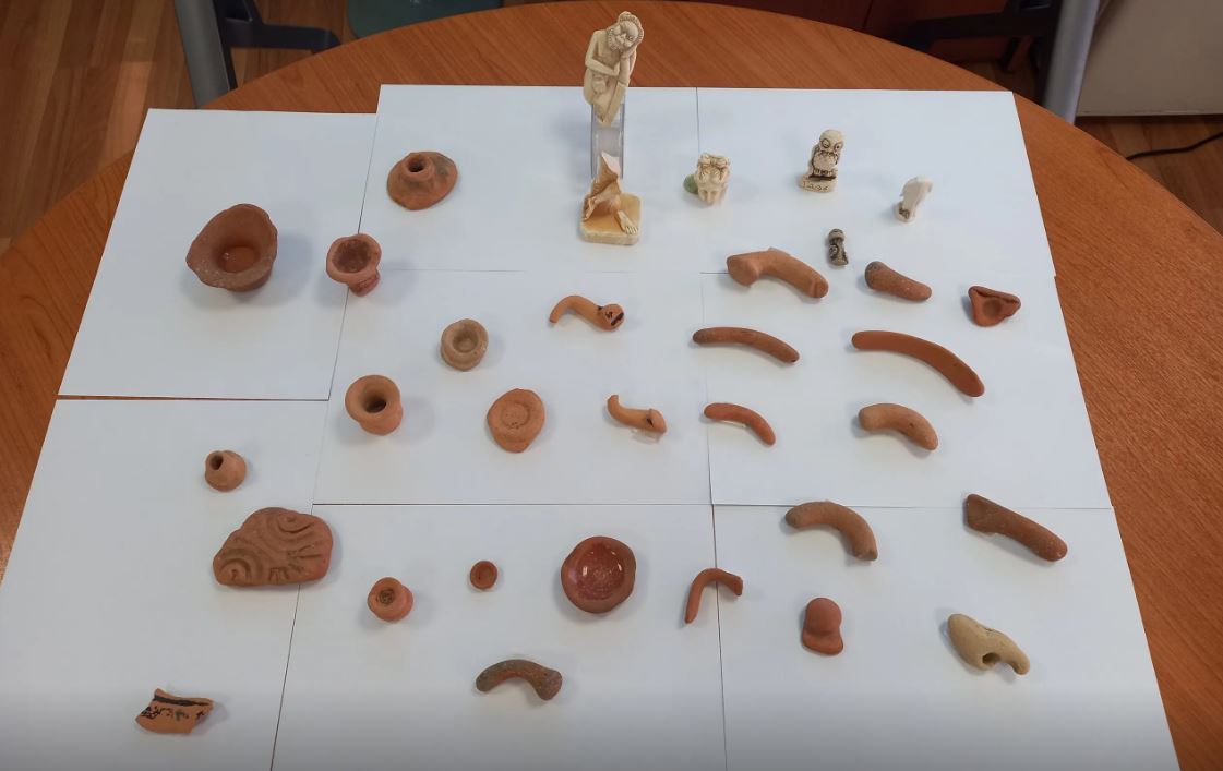 Αθήνα: Συνελήφθη αλλοδαπή που πουλούσε αρχαία αντικείμενα στο εξωτερικό μέσω διαδικτύου