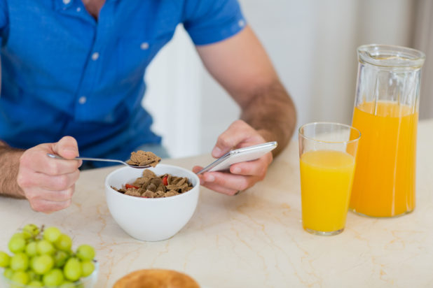 10 συμβουλές για να μειώσετε τη χοληστερίνη - Τι να προσέξετε το πρωί