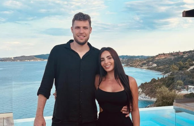 Νικόλ Ελευθεριάδου - Σάσα Βεζένκοφ