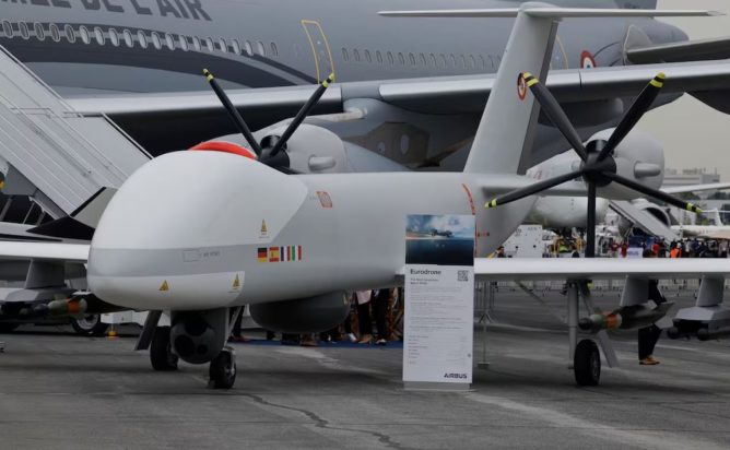 ΓΙΟΥΡΟΝΤΡΟΟΥΝ