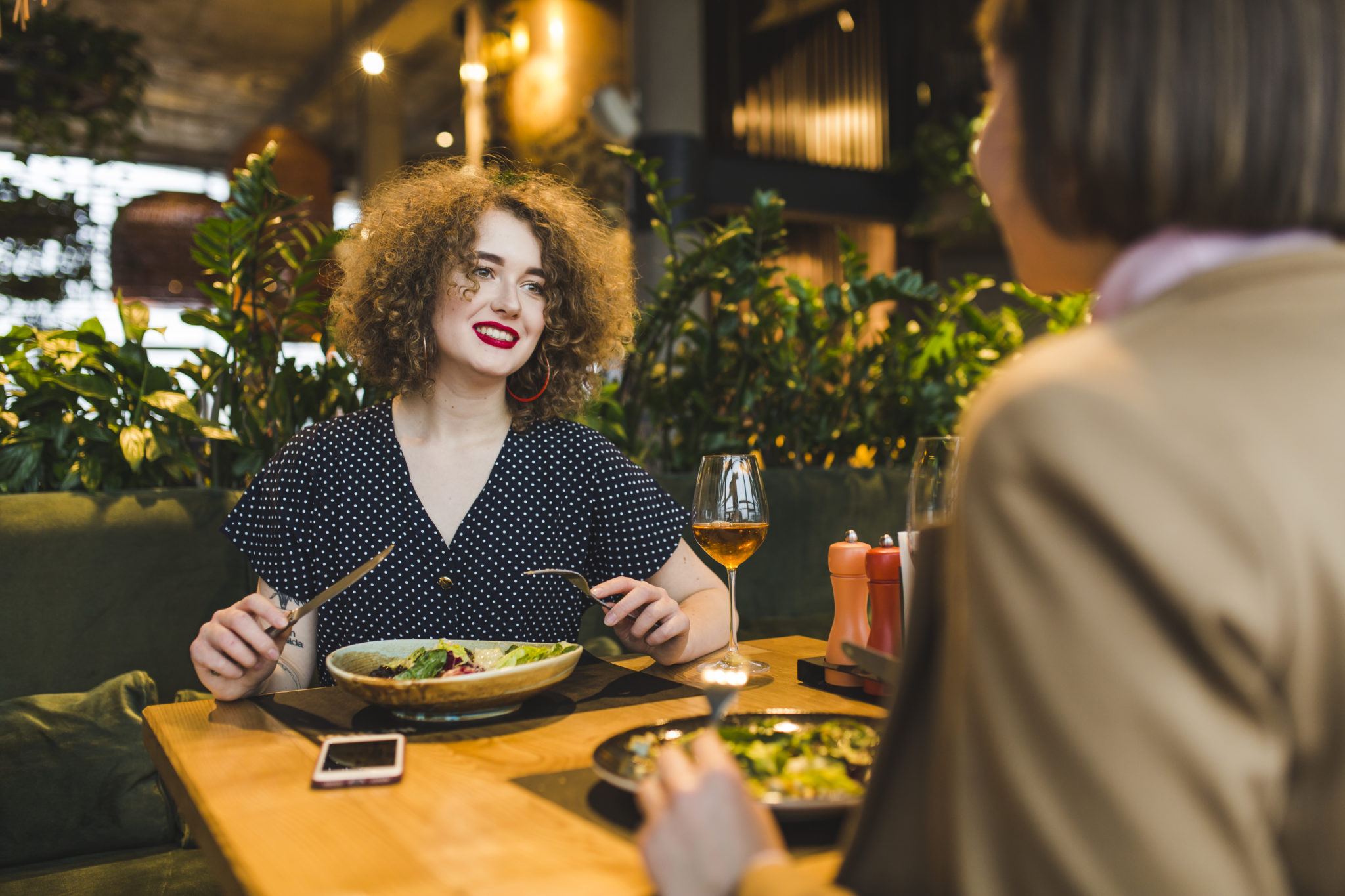 Γυναίκα που έχασε 19 κιλά σε 3 μήνες μοιράζεται τον «χρυσό κανόνα» της για απώλεια βάρους: «Το μυστικό βρίσκεται στο δείπνο»