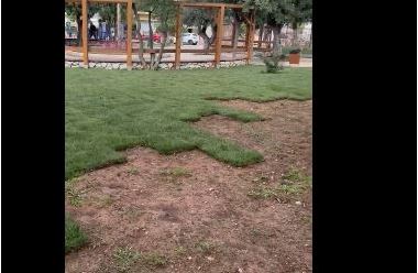 Έκλεψαν το γκαζόν στον Δήμο Ελληνικού