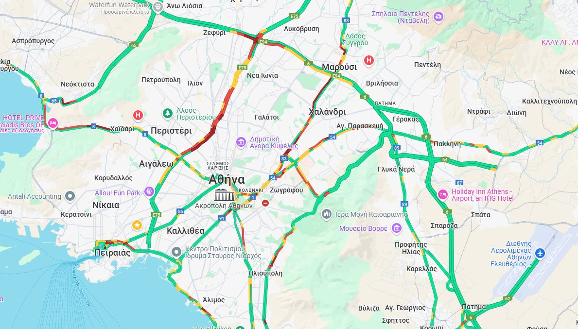 LIVE η κίνηση: Τροχαίο και χαμηλές ταχύτητες στον Κηφισό – «Δύσκολη» η Κηφισίας, καθυστερήσεις στην Αττική Οδό