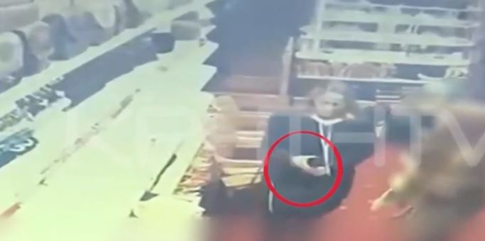 Κωνσταντινούπολη: Η στιγμή του λάθους που πλήρωσε ακριβά η Ελληνίδα τουρίστρια – Βίντεο με την «κλοπή κινητού»