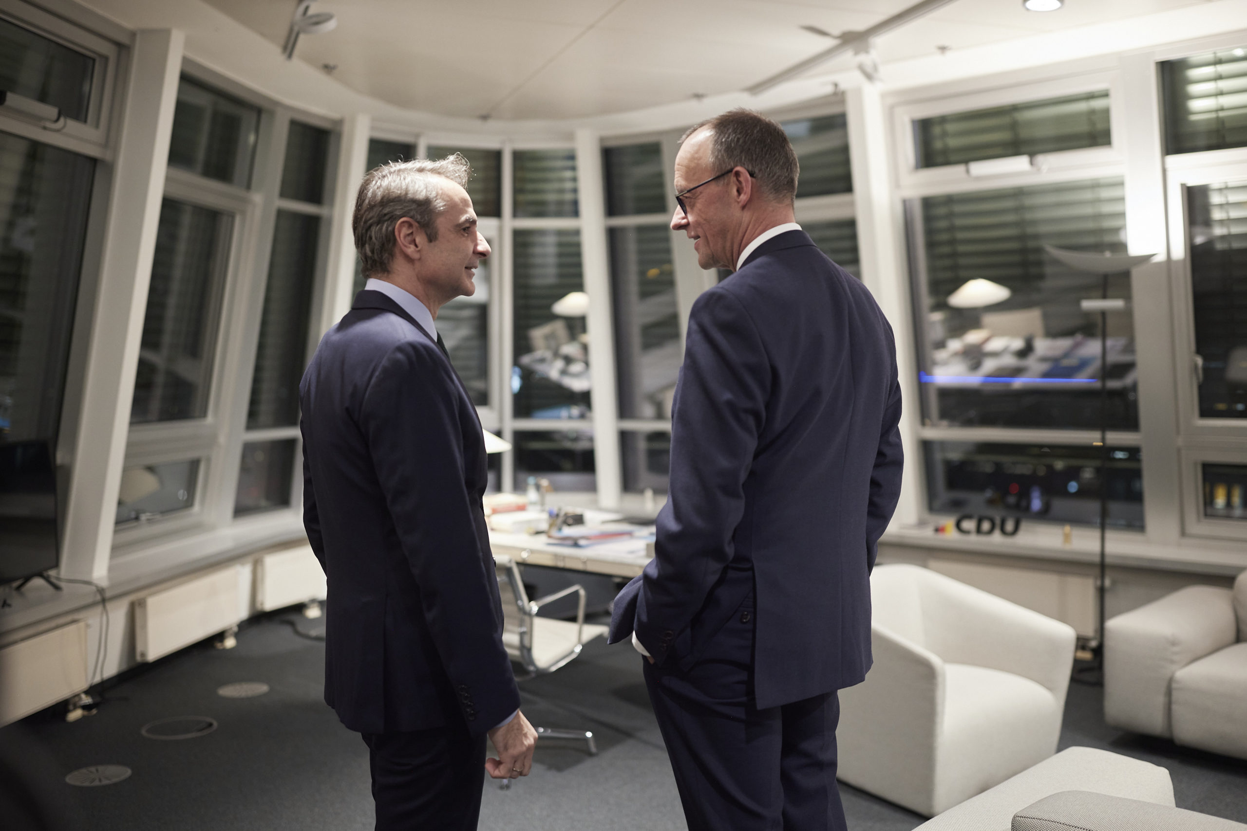 Βερολίνο: Ο Κυριάκος Μητσοτάκης στη σύνοδο των ηγετών του ΕΛΚ – Ανταγωνιστικότητα και ασφάλεια στην κορυφή της ατζέντας