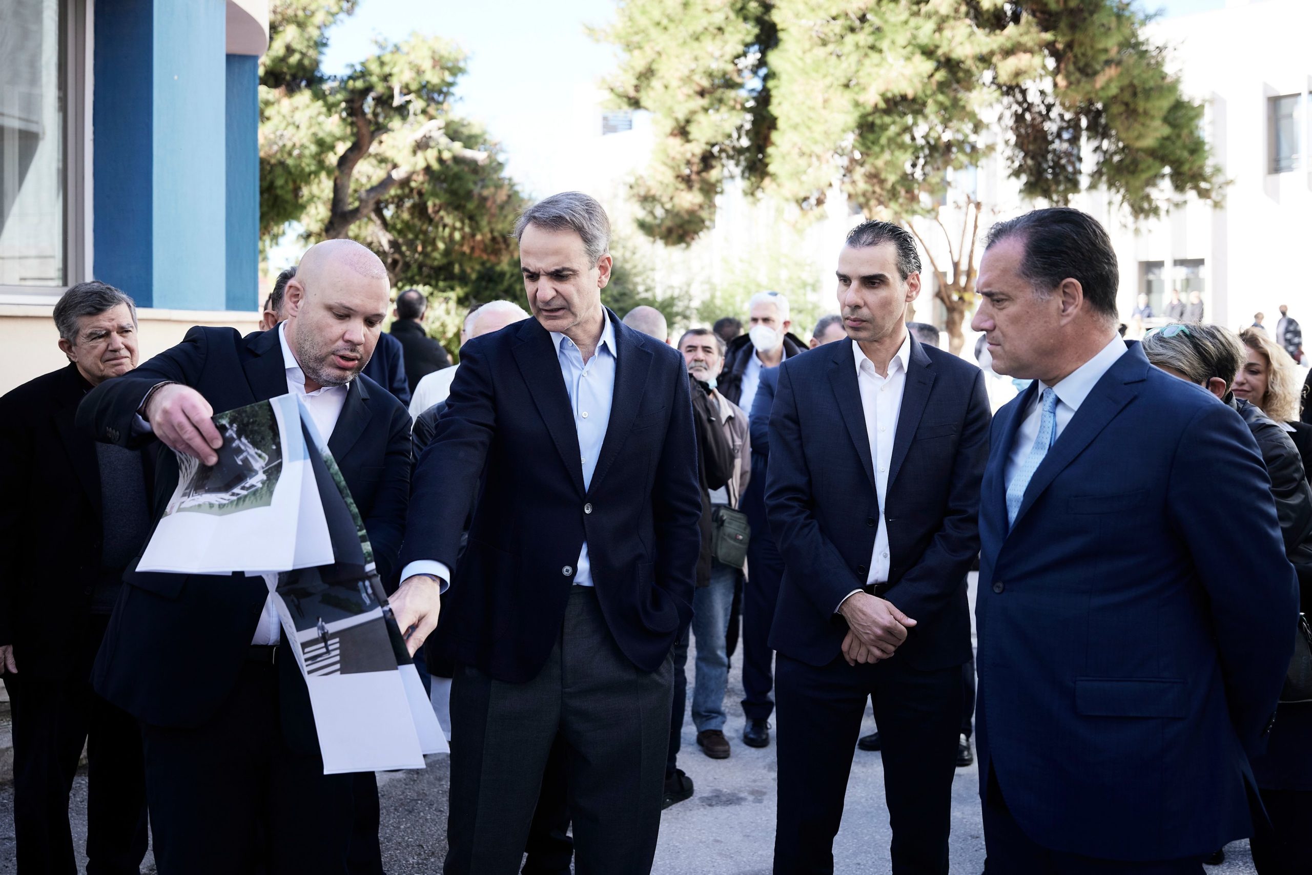 Μητσοτάκης: «Βήμα-βήμα αλλάζει η υγεία» – Η επίσκεψη στο ΤΕΠ του «Ασκληπιείου» Βούλας