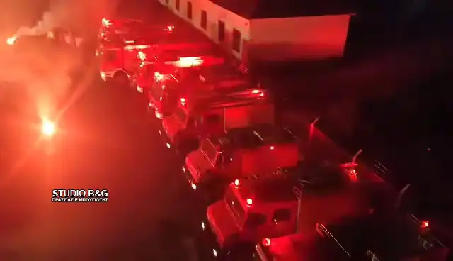 Ναύπλιο: Με εντυπωσιακό τρόπο υποδέχθηκαν το 2025 οι πυροσβέστες – Δείτε βίντεο