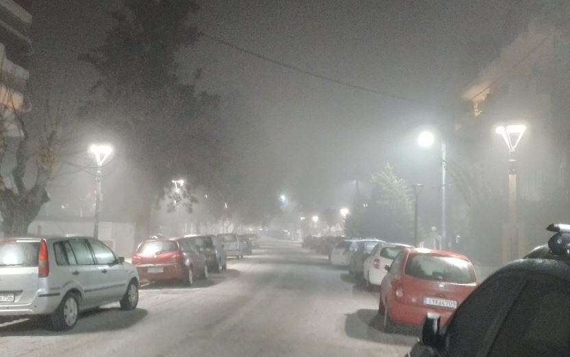 Πέπλο ομίχλης «σκέπασε» την Αττική – Περιορισμένη ορατότητα σε διάφορες περιοχές – ΦΩΤΟ