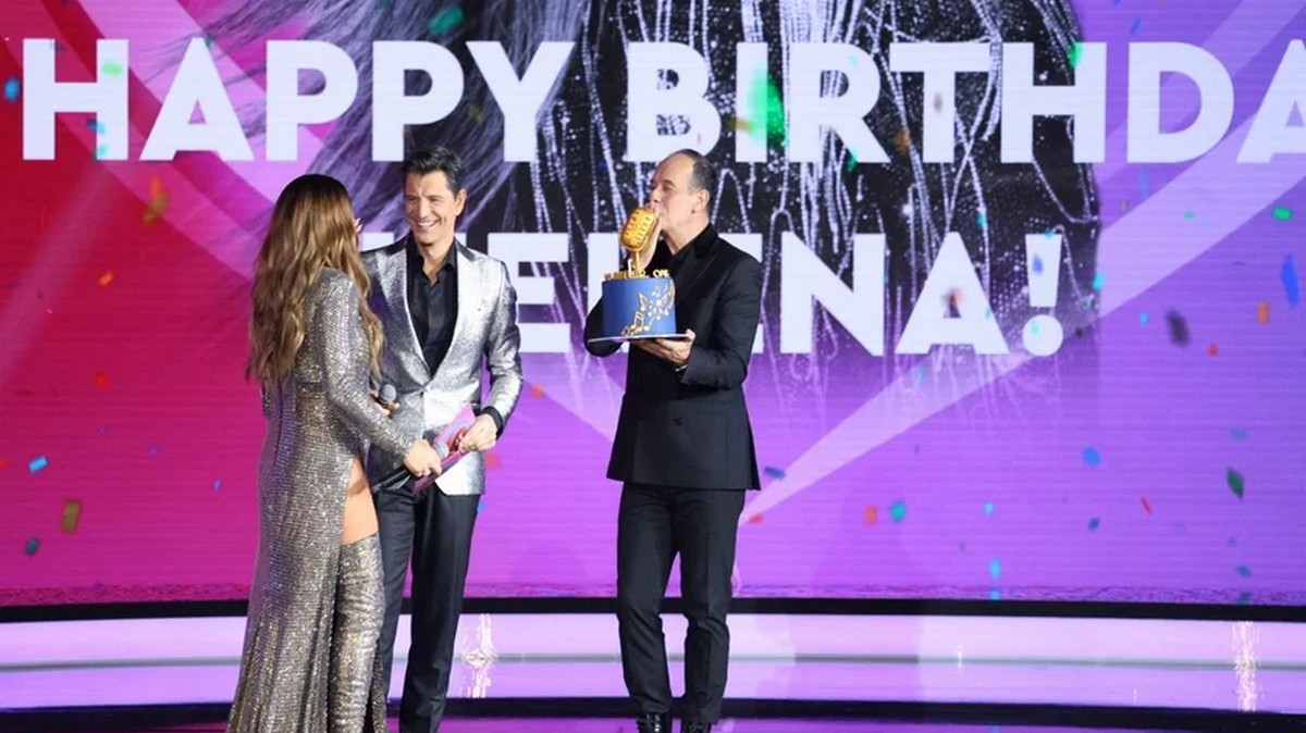 Eurovision 2025: Τούρτα-έκπληξη για την Έλενα Παπαρίζου κατά τη διάρκεια του Εθνικού Τελικού – ΒΙΝΤΕΟ