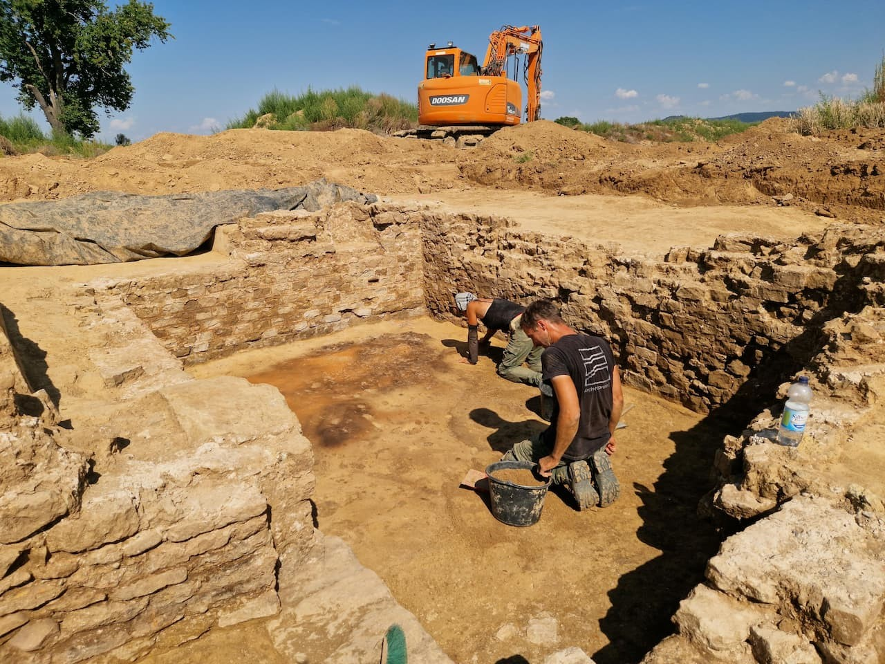 Ανακαλύφθηκε τμήμα δρόμου που συνέδεε δύο ρωμαϊκά στρατόπεδα – ήρθαν στο φως μία κώμη και ένας ναός του Ερμή. Φωτογραφία: Sybil Harding / LAD/ArchaeoConnect GmbH