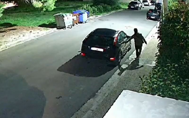 Βίντεο ντοκουμέντο: Η στιγμή της σύλληψης 58χρονου που άνοιγε και «άδειαζε» σπίτια και αυτοκίνητα σε Ραφήνα και Πικέρμι