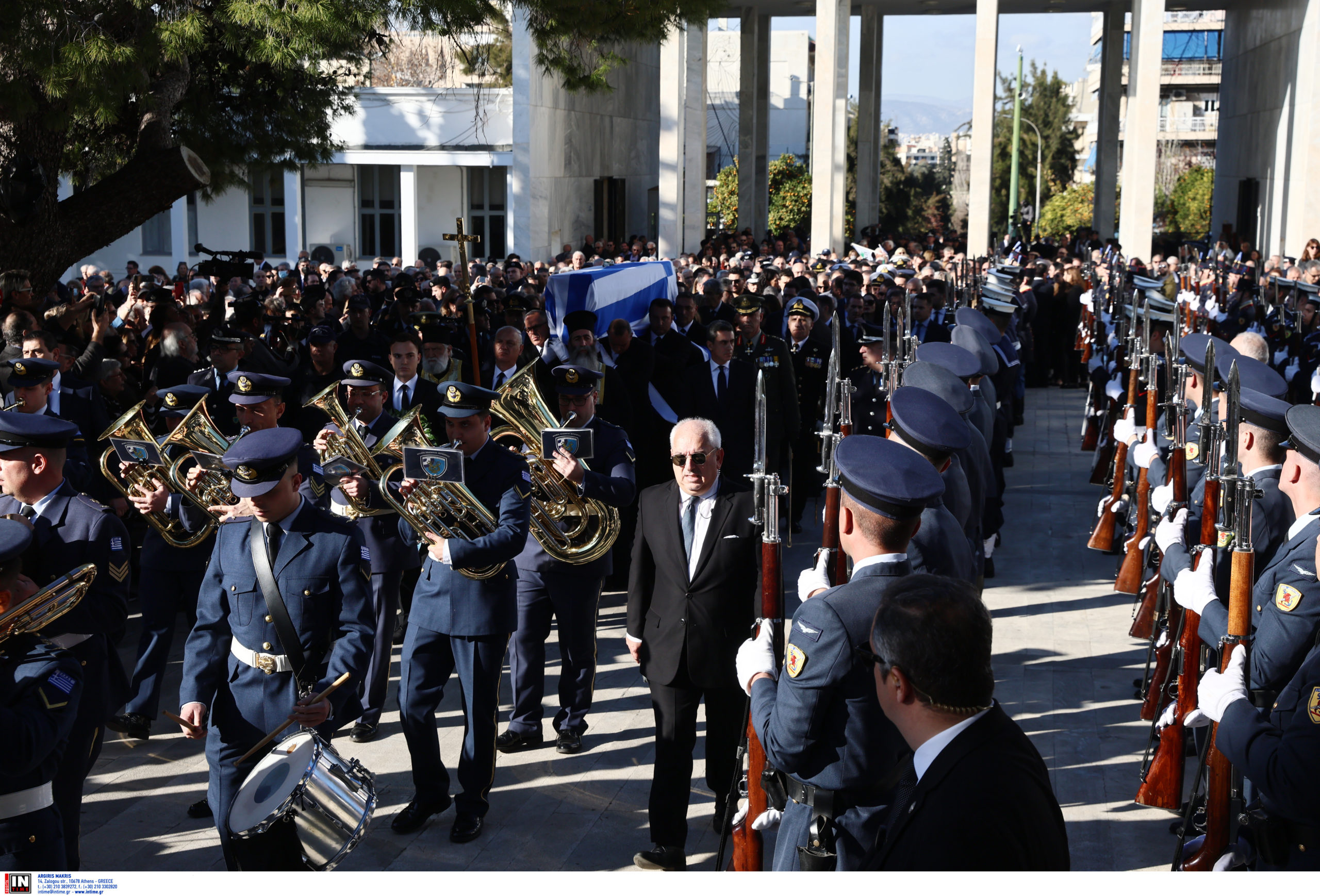 Σε κλίμα βαθιάς συγκίνησης το τελευταίο «αντίο» στον Κώστα Σημίτη – Οι επικήδειοι και οι απουσίες  – ΦΩΤΟ και ΒΙΝΤΕΟ