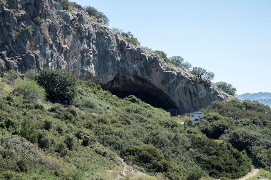 Σπήλαιο Φράγχθι