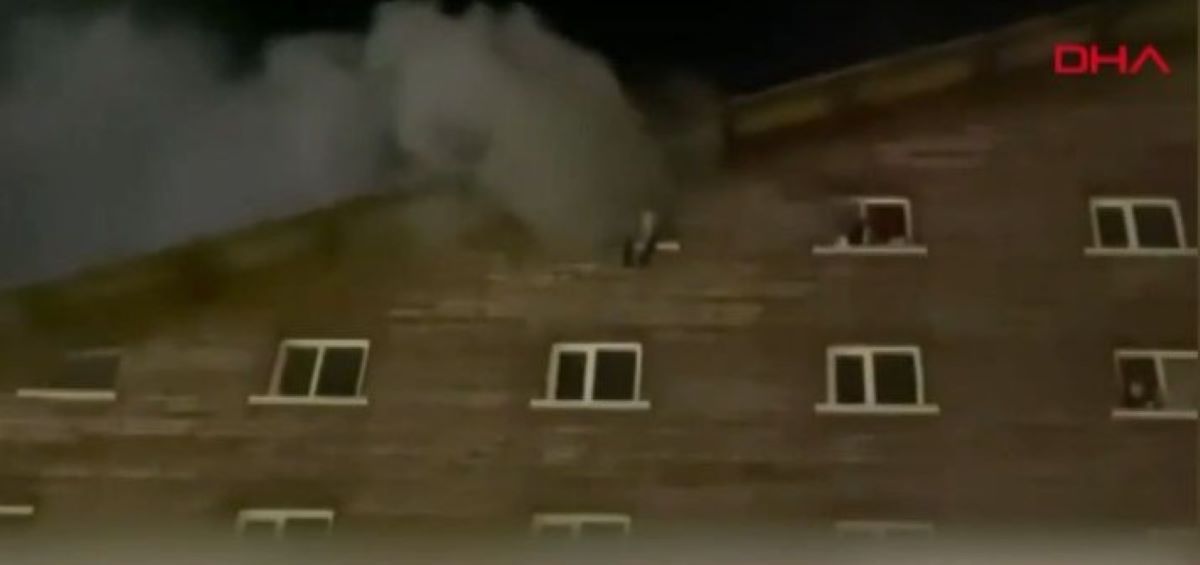 Τουρκία: Νέο συγκλονιστικό βίντεο από τη φωτιά στο ξενοδοχείο – Έριχναν τα παιδιά τους από τα παράθυρα