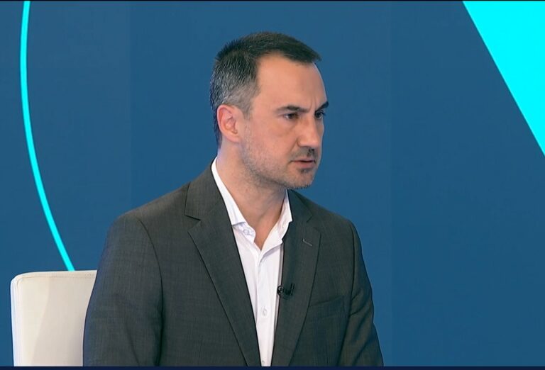 Χαρίτσης: H Λούκα Κατσέλη είναι μια αξιοπρεπής επιλογή