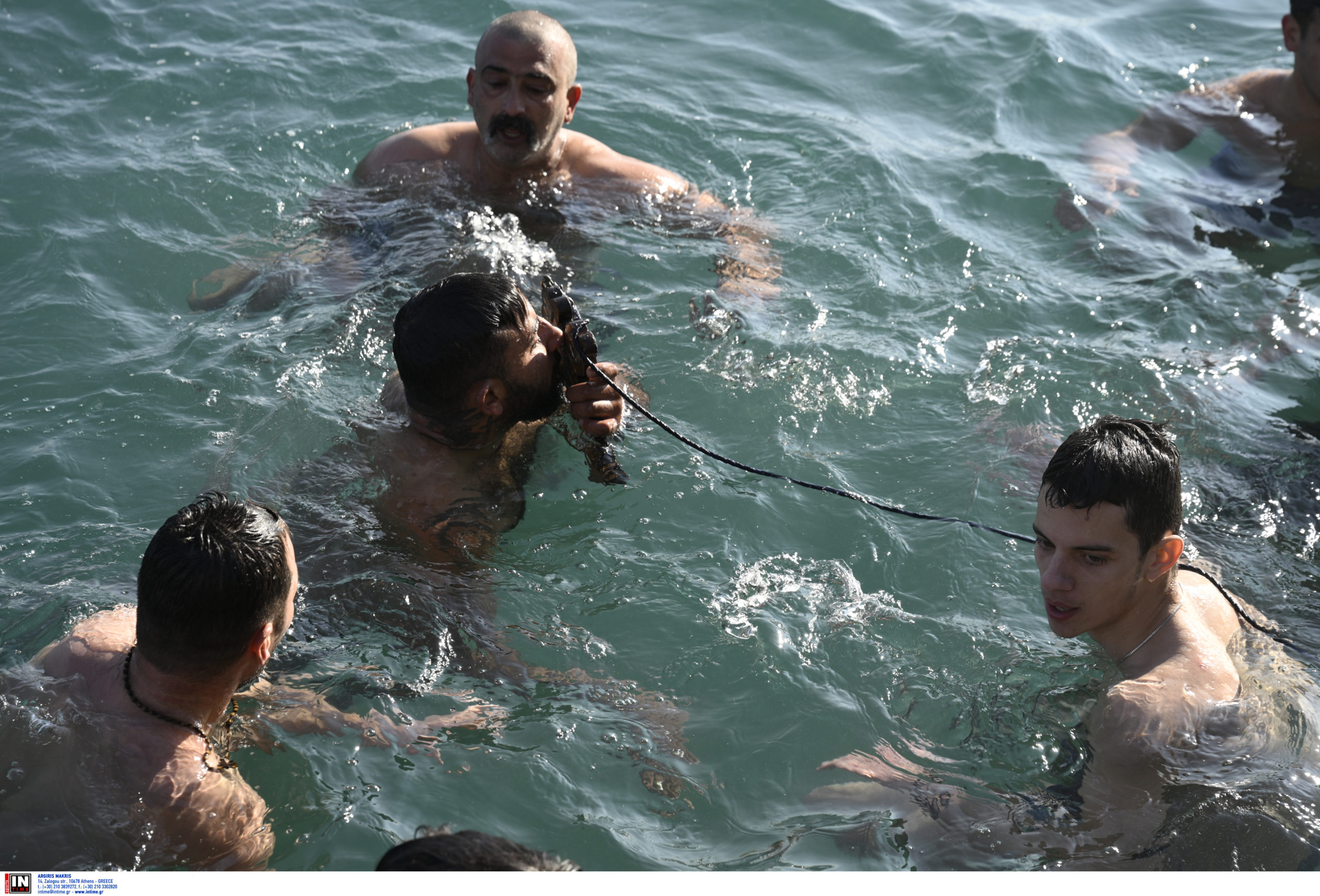 Θεοφάνια 2025 – Χίος: Με λαμπρότητα ο καθαγιασμός των υδάτων στο λιμάνι – ΦΩΤΟ