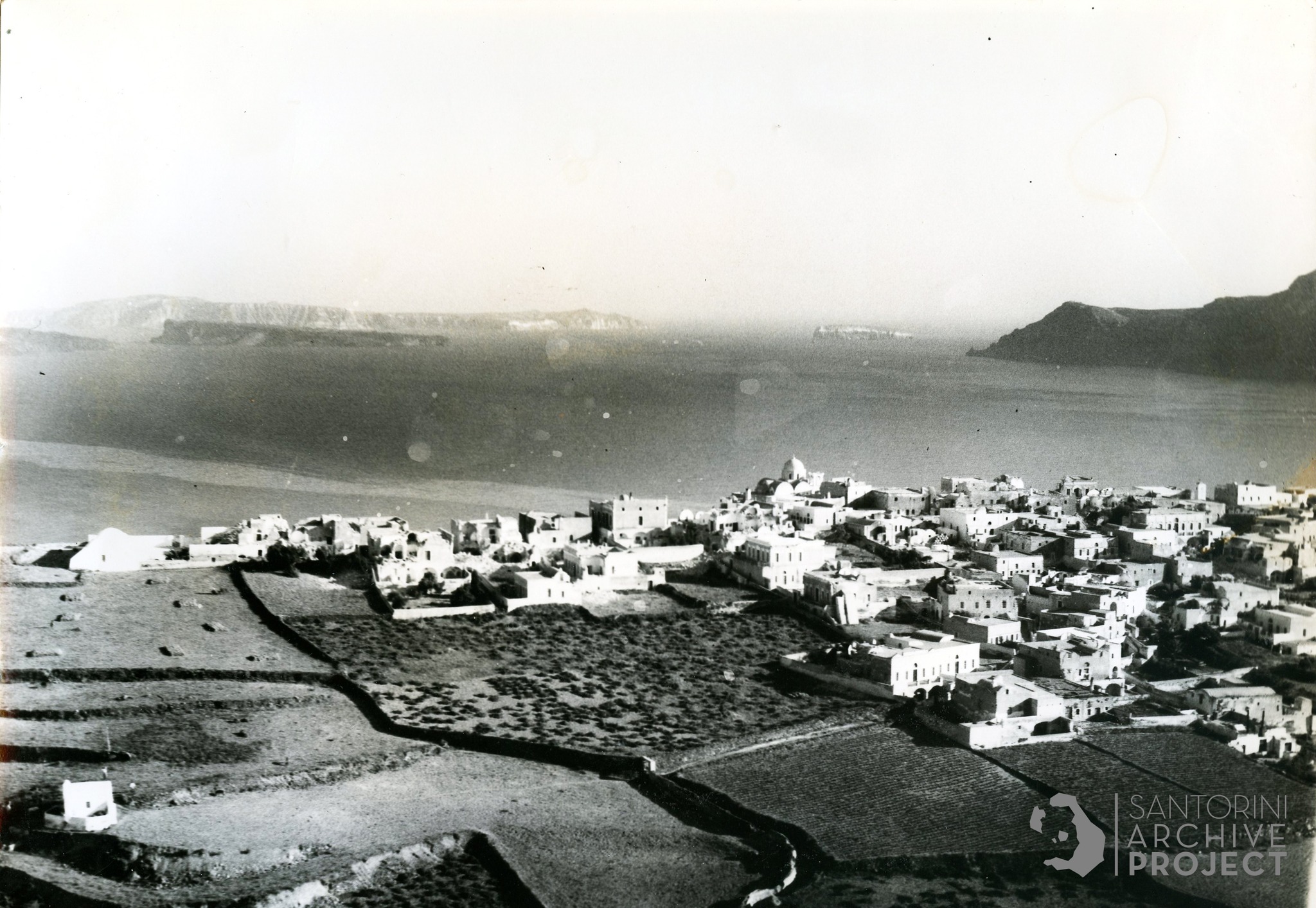 Σαντορίνη: Μαρτυρίες από τον καταστροφικό σεισμό του 1956 – «Όλη την ημέρα ο ένας έκλαιγε τον άλλον και η γη σάλευε»