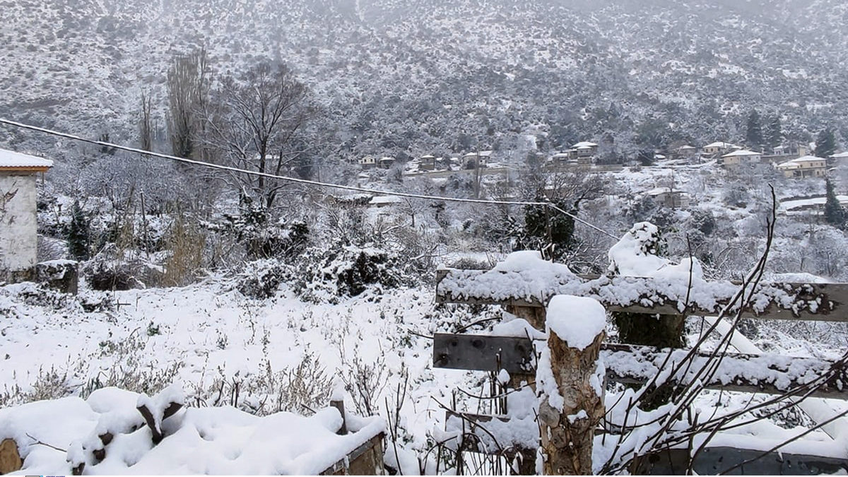 Καιρός: Χειμωνιάτικο σκηνικό και σήμερα με τσουχτερό κρύο και παγετό – Πού και πότε αναμένεται να χιονίσει στην Αττική