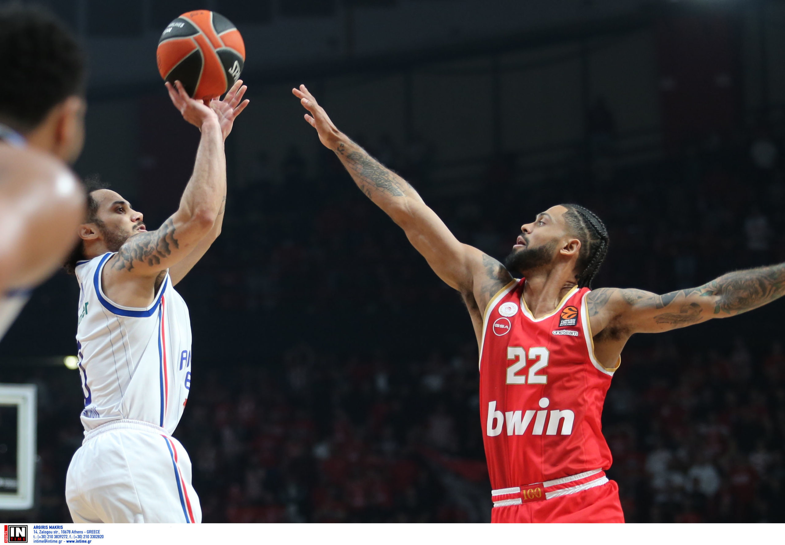 Ολυμπιακός: Ο Τάιλερ Ντόρσεϊ δεν έδωσε το χέρι του στον Γιώργο Μπαρτζώκα και δεν αγωνίστηκε στο δεύτερο ημίχρονο με την Εφές