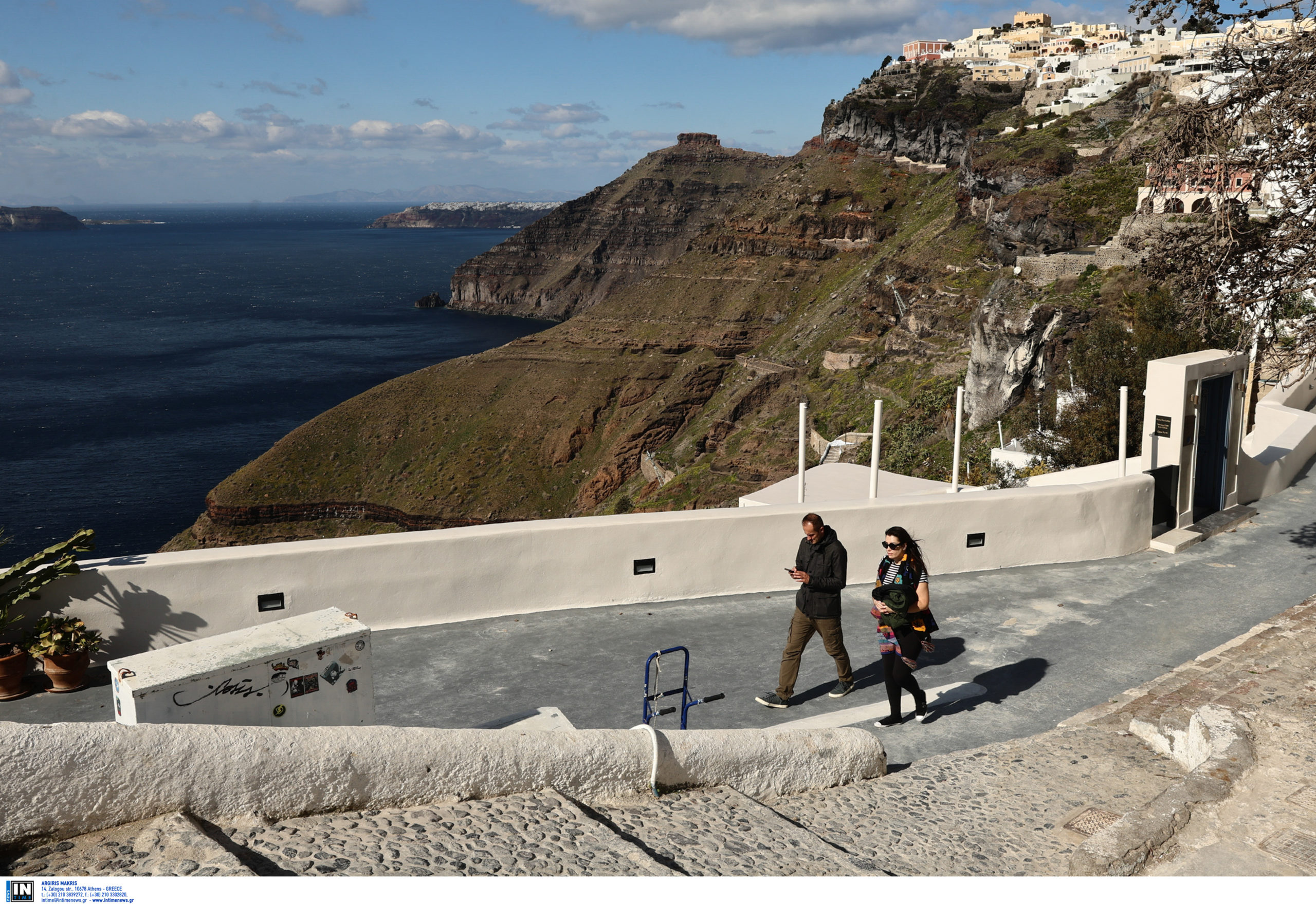 Σαντορίνη: Οι κάτοικοι υποφέρουν από το σύνδρομο της μετασεισμικής ζάλης – Τα συμπτώματα 