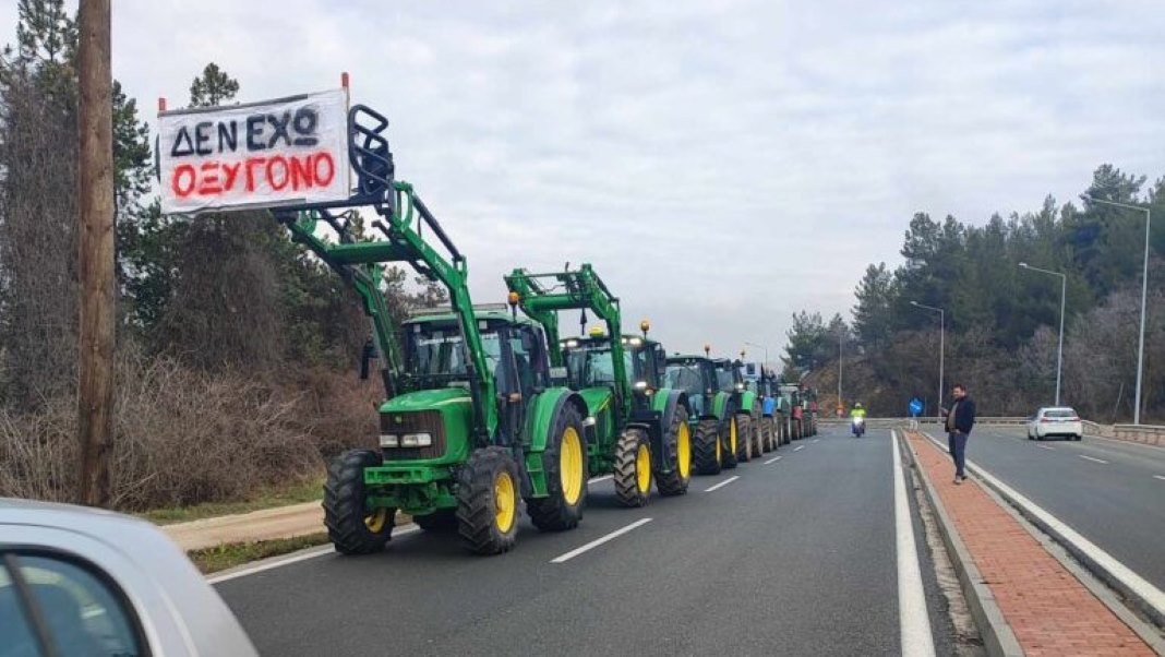 Κοζάνη: 57 τρακτέρ στους δρόμους για την τραγωδία στα Τέμπη – ΒΙΝΤΕΟ