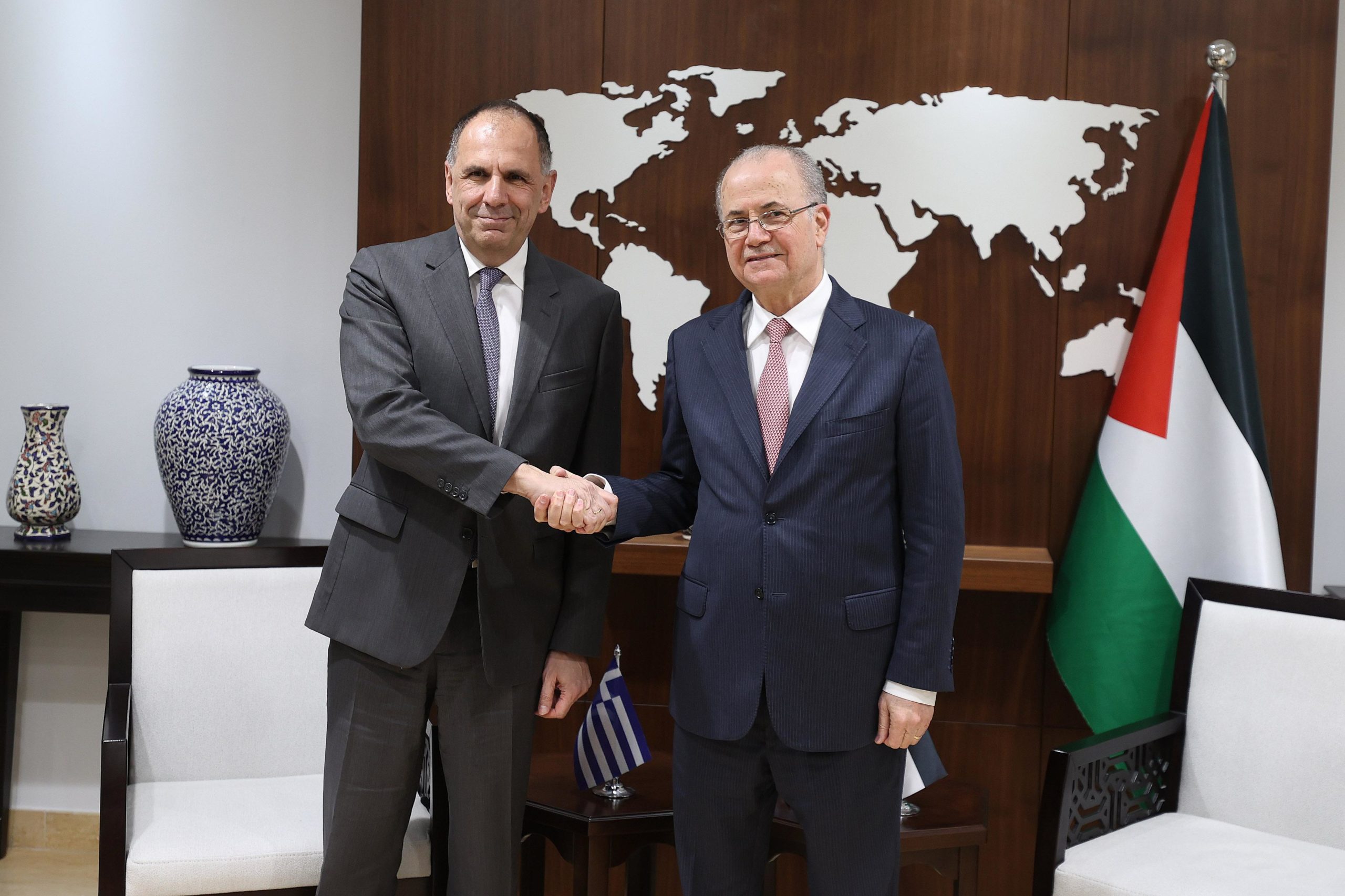 Συνάντηση Γεραπετρίτη με τον παλαιστίνιο ομόλογό του
