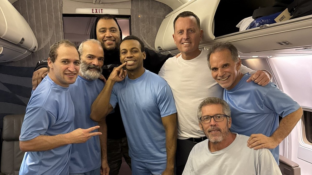 Βενεζουέλα: Έξι Αμερικανοί κρατούμενοι απελευθερώθηκαν και επιστρέφουν στις ΗΠΑ μαζί με τον ειδικό απεσταλμένο του Τραμπ