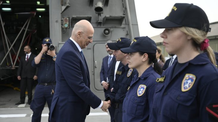 Νίκος Δένδιας - φρεγάτα ΥΔΡΑ