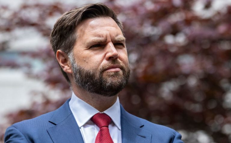 ΤΖΕΙ ΝΤΙ ΒΑΝΣ