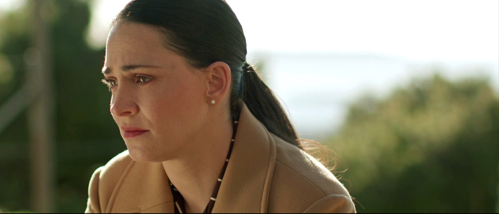 Η παραλία: Η Μαίρη προσπαθεί να ενώσει όλα τα κομμάτια του παζλ για τη Νικολίνα και τη μητέρα της