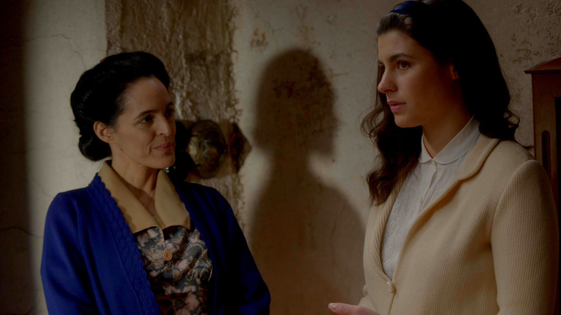 Άγιος έρωτας: Η Χλόη ψάχνει τρόπο να φύγει από το Μαύρο Λιθάρι