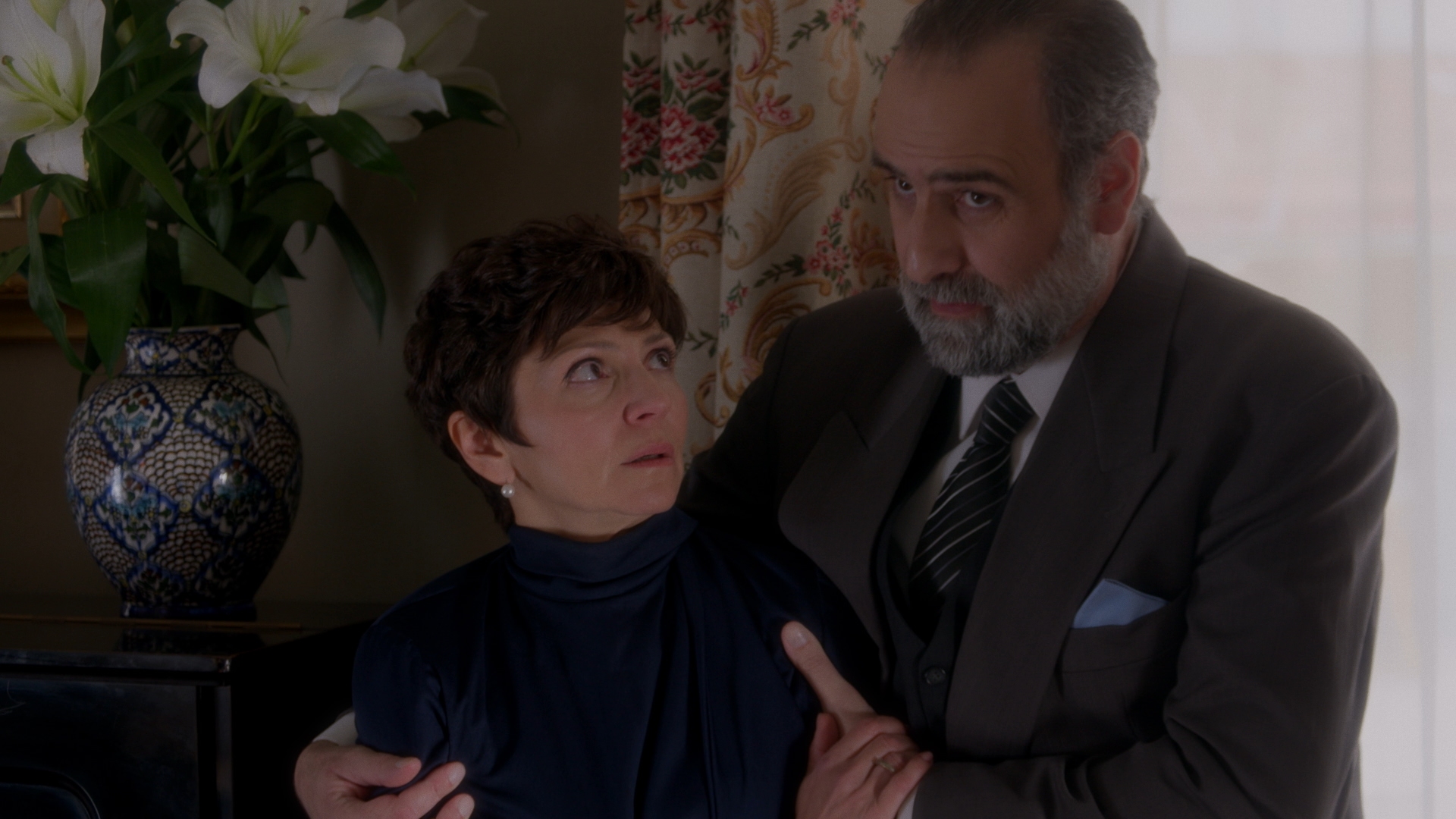 Άγιος έρωτας: Ο Μαρκόπουλος προσπαθεί να ξανακλείσει την Θάλεια στο ψυχιατρείο