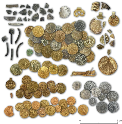 Συλλογή από τα ευρήματα.