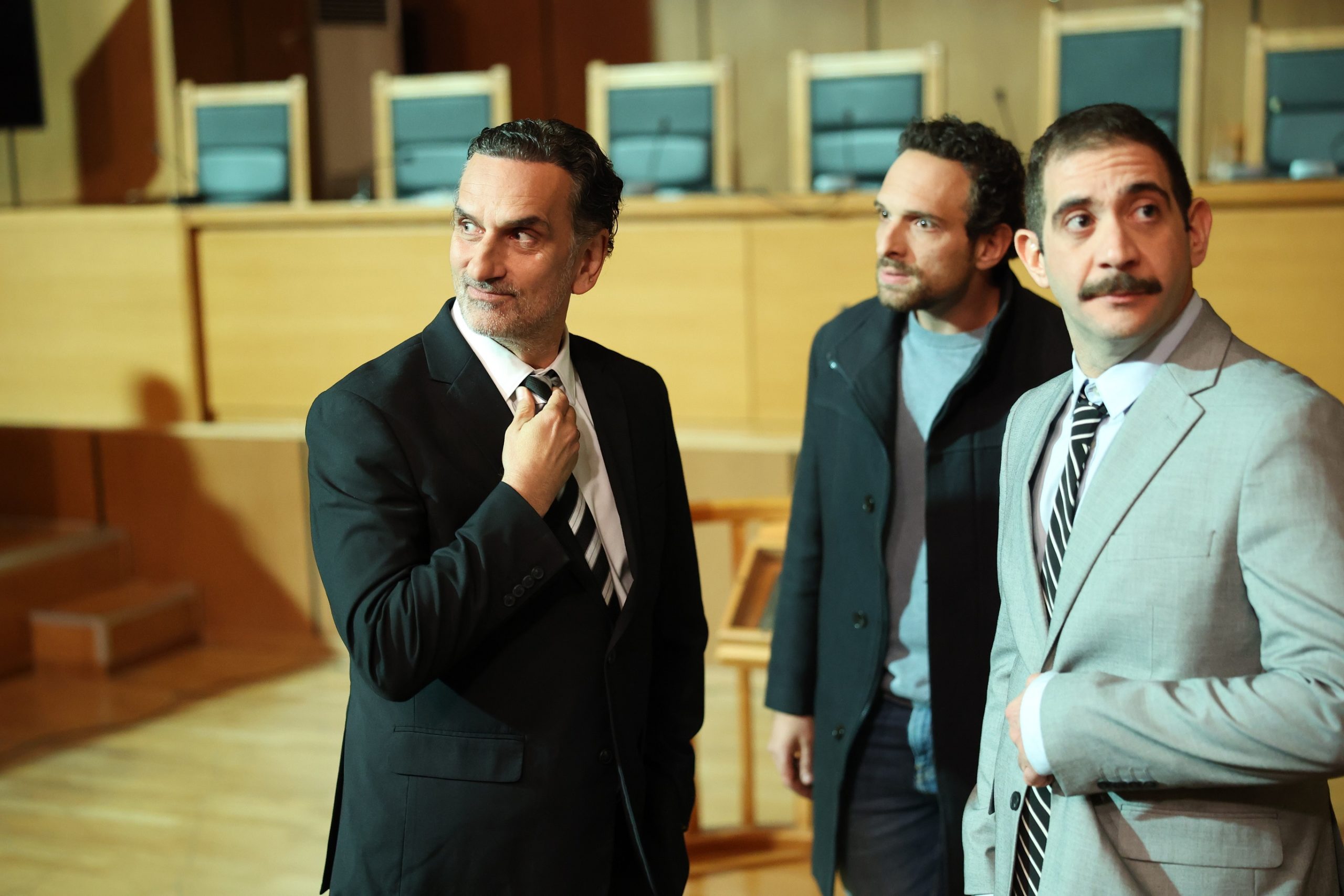 Διάφανη Αγάπη: Ο Στέφανος ανακαλύπτει μια σχέση που δεν ξέρει κανείς