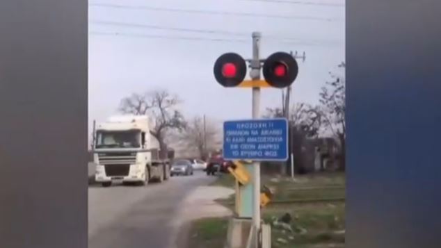 Θεσσαλονίκη: Κόλλησε ξανά ο σηματοδότης των τρένων στις φυλακές Διαβατών – BINTEO 