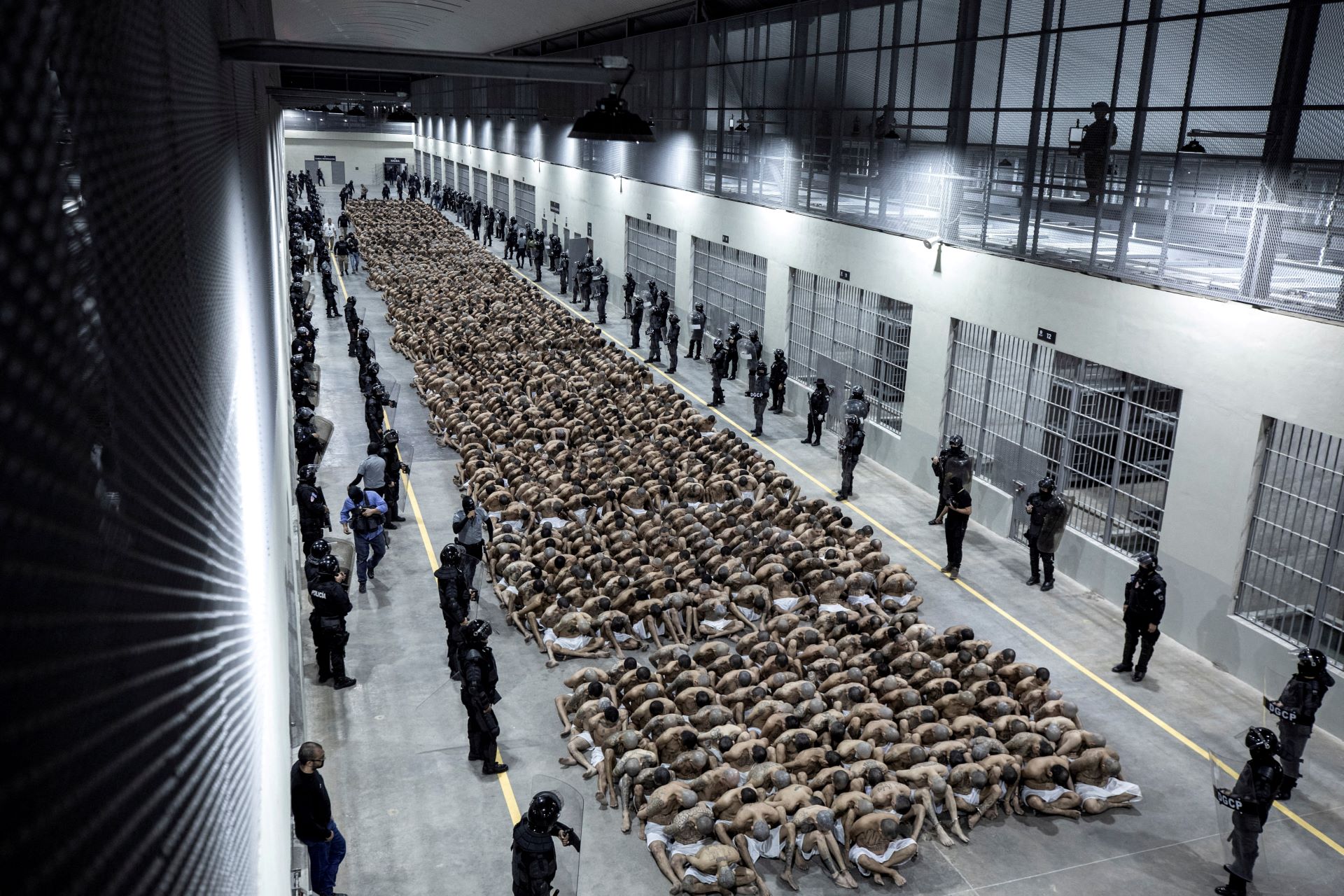 Ελ Σαλβαδόρ: Προτίθεται να υποδεχθεί κρατούμενους των ΗΠΑ στις φυλακές του έναντι χρημάτων – «Καμιά άλλη χώρα δεν είχε κάνει τέτοια φιλική προσφορά»