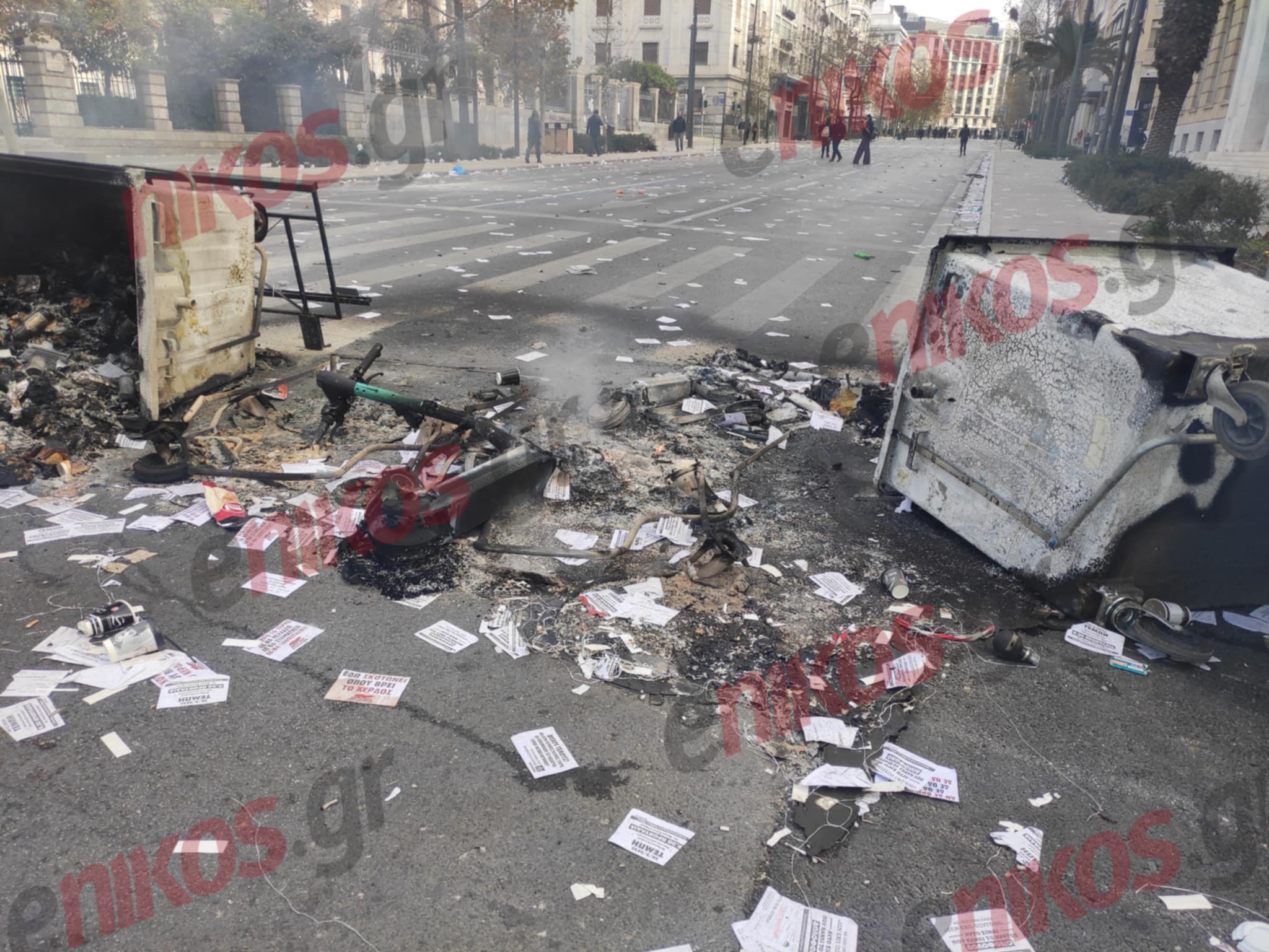 Δήμος Αθηναίων: Σε εξέλιξη μεγάλη επιχείρηση καθαρισμού της πόλης μετά τις συγκεντρώσεις για τα Τέμπη