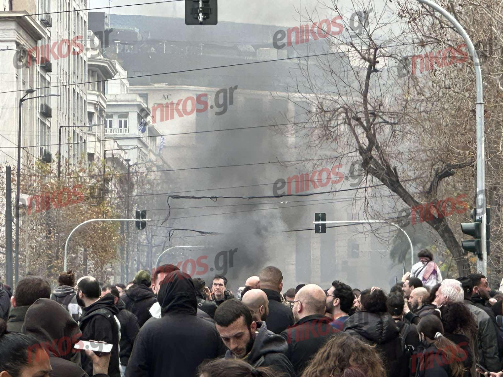 επεισόδια στα Προπύλαια