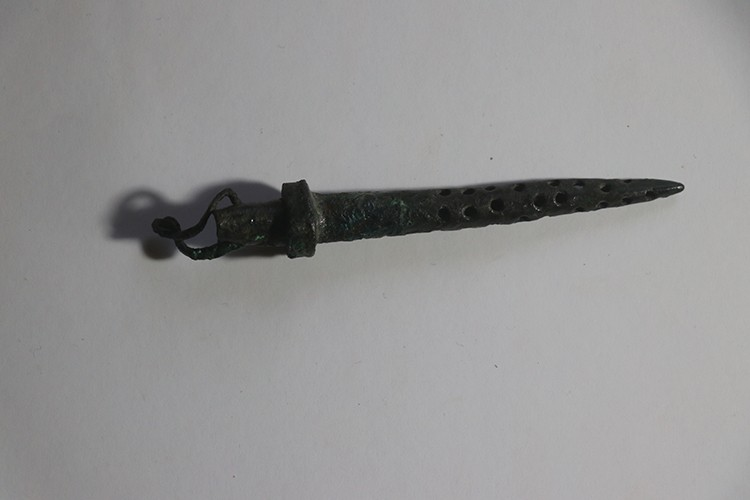 Αρχαίο φίλτρο υγρών από χαλκό.