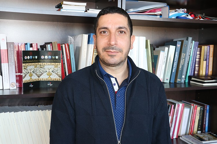 Ο αναπληρωτής καθηγητής Ersin Çelikbaş.