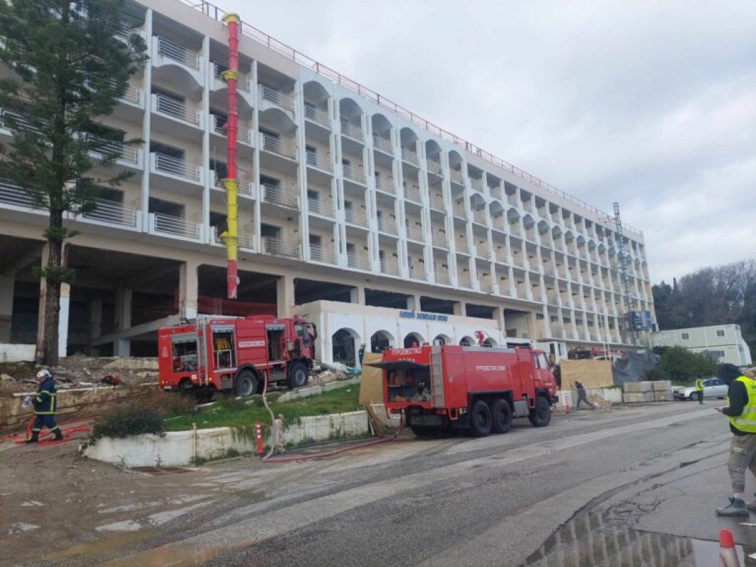 Κέρκυρα: Φωτιά σε ξενοδοχείο στις Μπενίτσες – Δείτε εικόνες από το σημείο