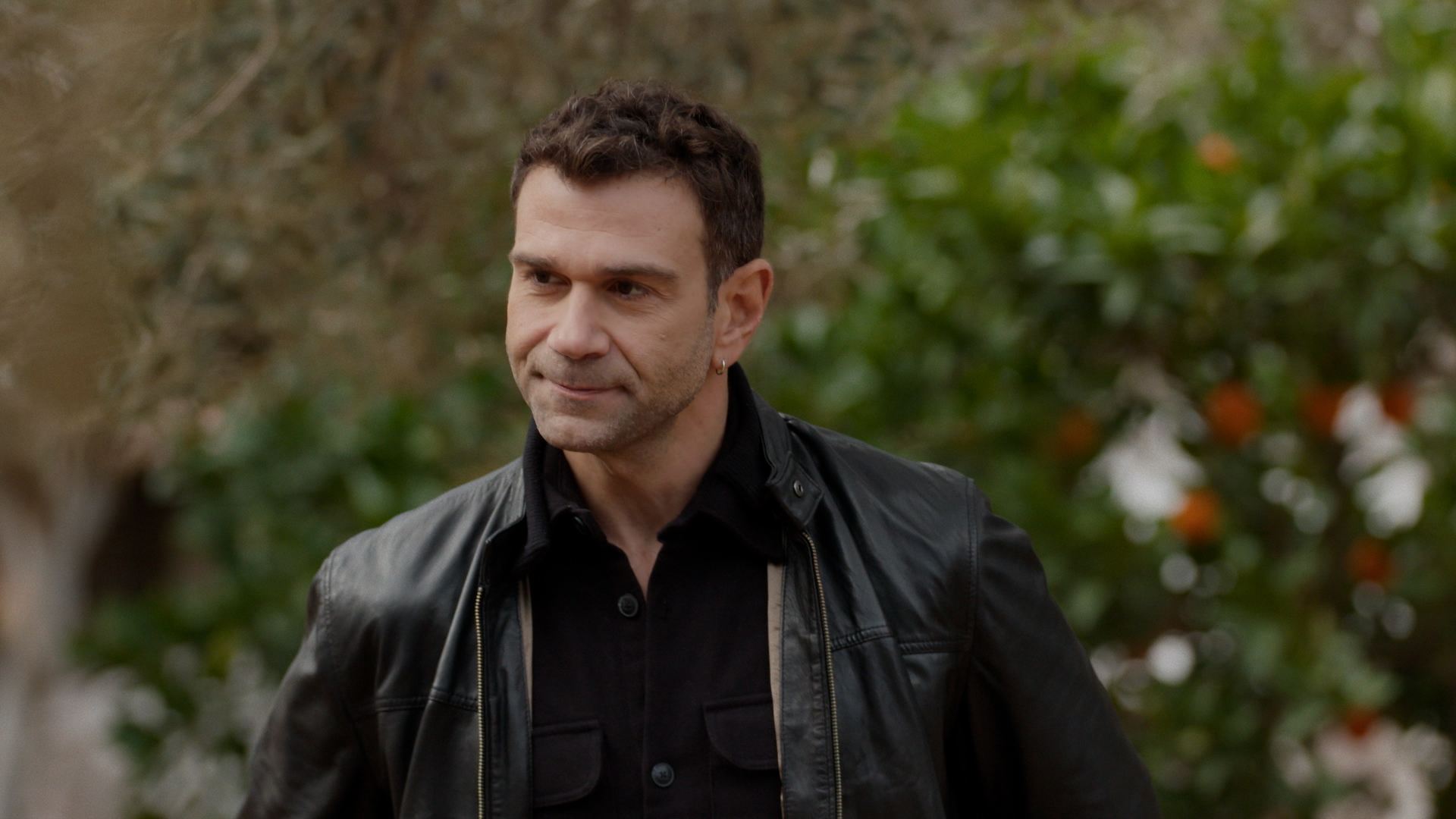 «Η Γη της Ελιάς»: Ο Μάνος συγκρούεται με την Αθηνά – Ραγδαίες εξελίξεις στα επόμενα επεισόδια