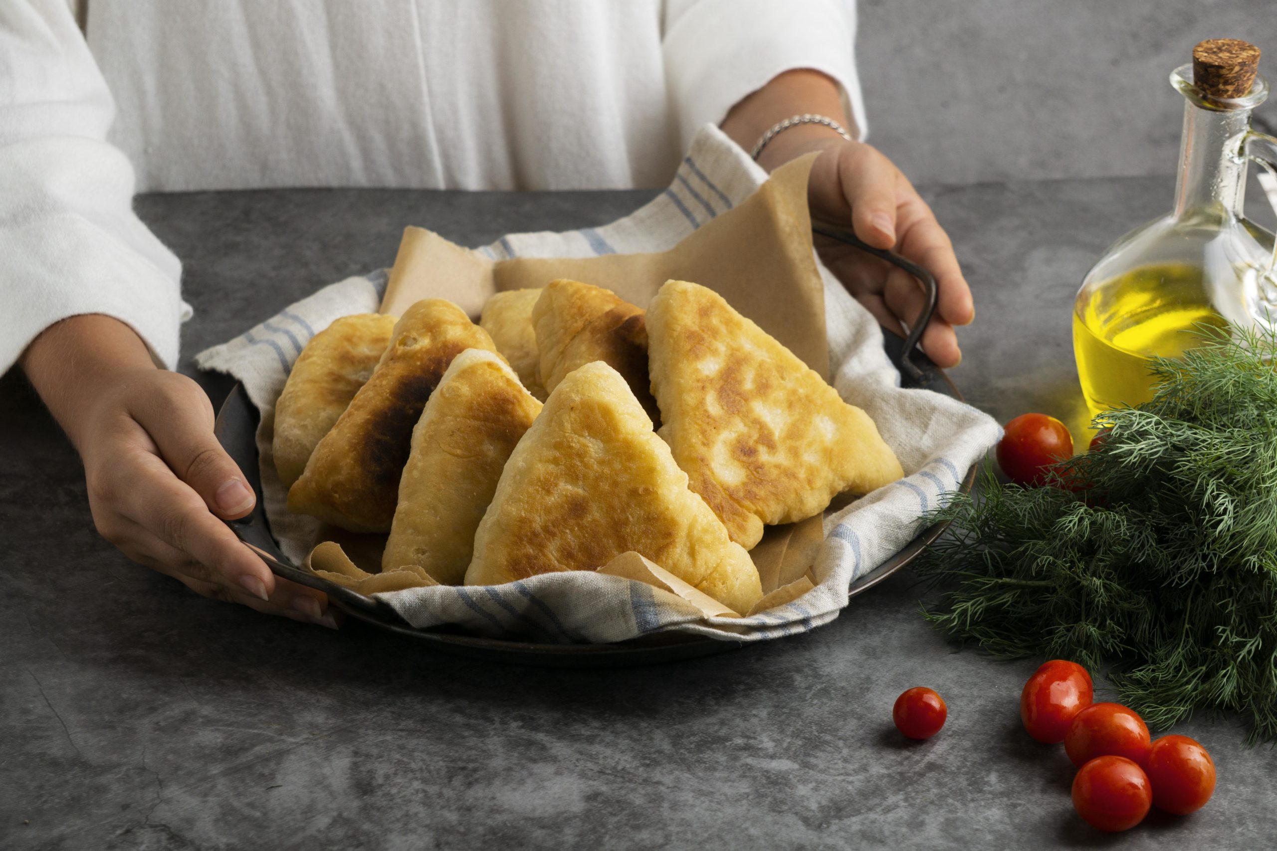 Συνταγή για νόστιμα σπανακοπιτάκια - Ιδανική επιλογή για σνακ ή ορεκτικό