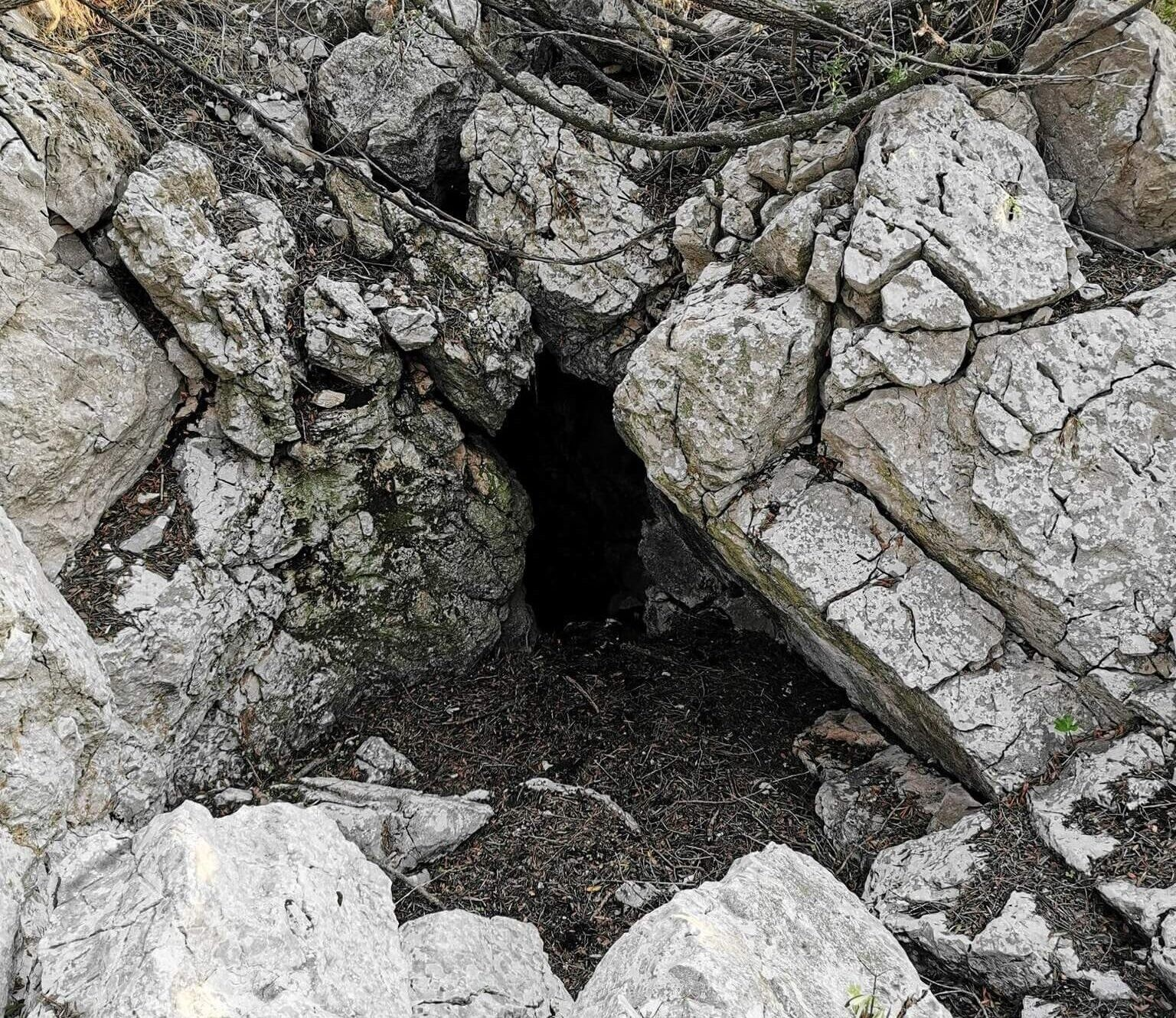 Ανακαλύφθηκαν ίχνη ανθρώπινης παρουσίας σε νησί της Αδριατικής ηλικίας 7.000 ετών – ανατρέπουν όσα γνωρίζαμε μέχρι σήμερα για την προϊστορία της περιοχής. Φωτογραφία: Prijatelji otoka Scedro / Friends of the Scedro island