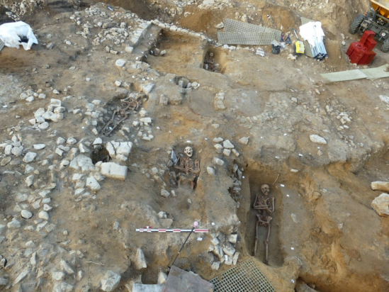 Ασυνήθιστοι τύμβοι στο Ιλ ντε Ρε. Φωτογραφία: Clémence Pilorge / Inrap7