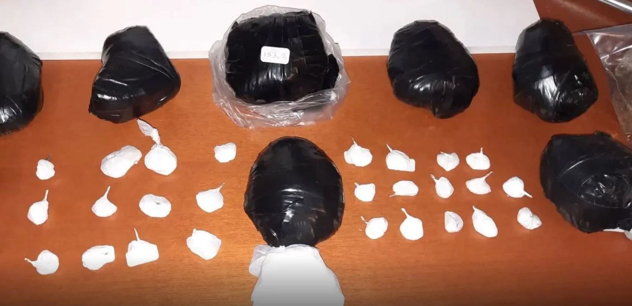 Ηράκλειο: Προθεσμία να απολογηθούν την Τρίτη έλαβαν και οι υπόλοιποι τρεις συλληφθέντες της σπείρας διακίνησης ναρκωτικών  