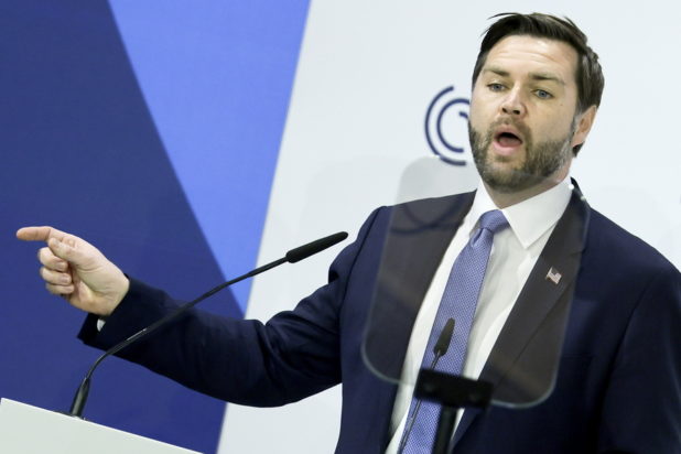 Τζέι Ντι Βανς, Μόναχο