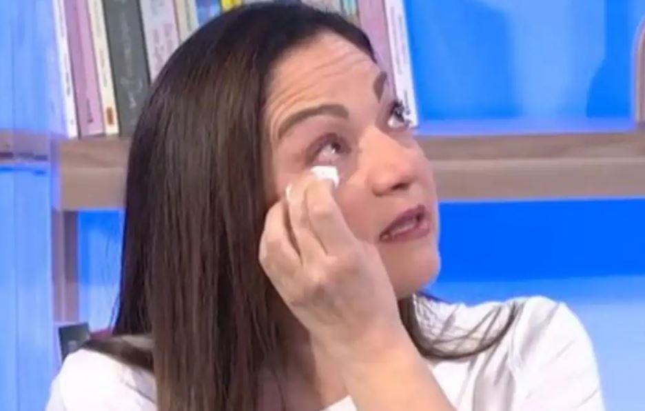 Ελένη Καρακάση: Ξέσπασε σε δάκρυα – «Είμαι στη διαδικασία υιοθεσίας, δεν ήθελα να το πω»